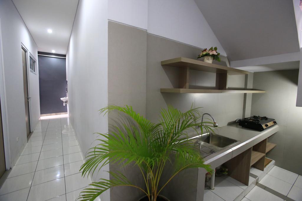 Reddoorz @ Karet Pedurenan 2 Jakarta Exterior foto