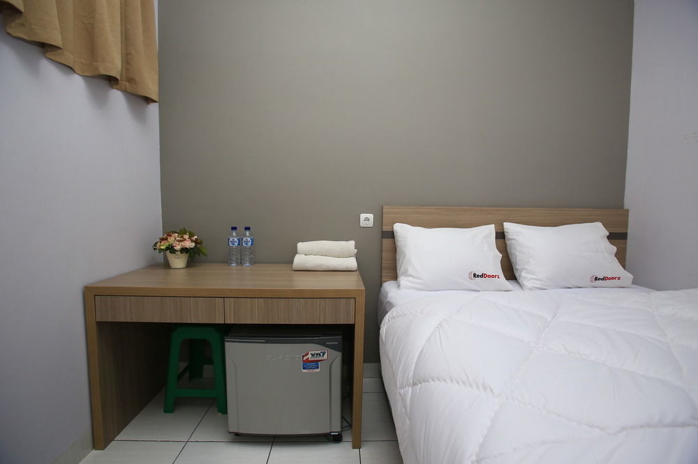 Reddoorz @ Karet Pedurenan 2 Jakarta Exterior foto