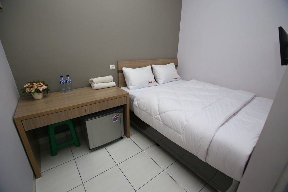 Reddoorz @ Karet Pedurenan 2 Jakarta Exterior foto